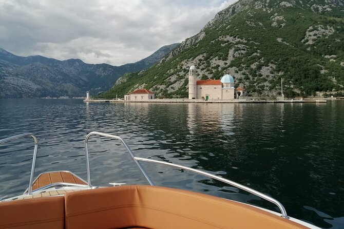 3 Hour Speed Boat Tour to Blue Cave with WiFi and Drinks - Drinks, music, WiFi, and the feel onboard