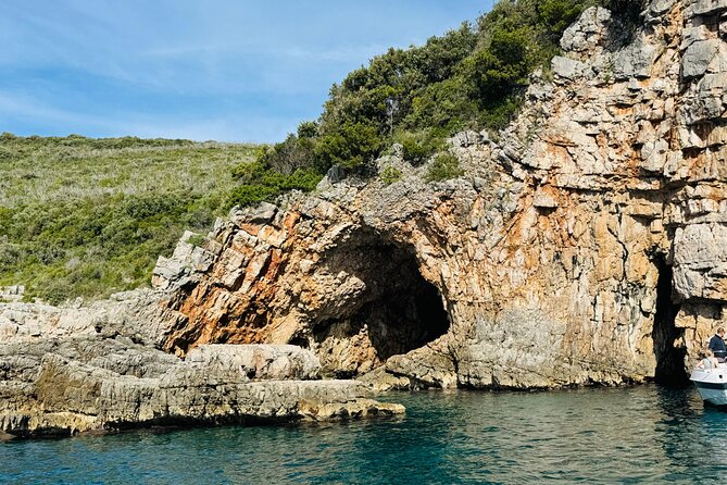 3 Hours Private Blue Cave Adventure (Free Drinks) - Comfort, music, and included drinks