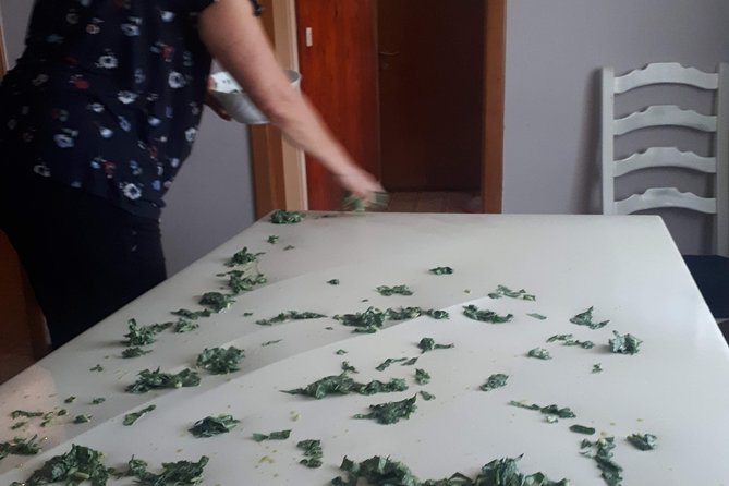 Balkan pita making culinary experience - Learning the table-stretching technique