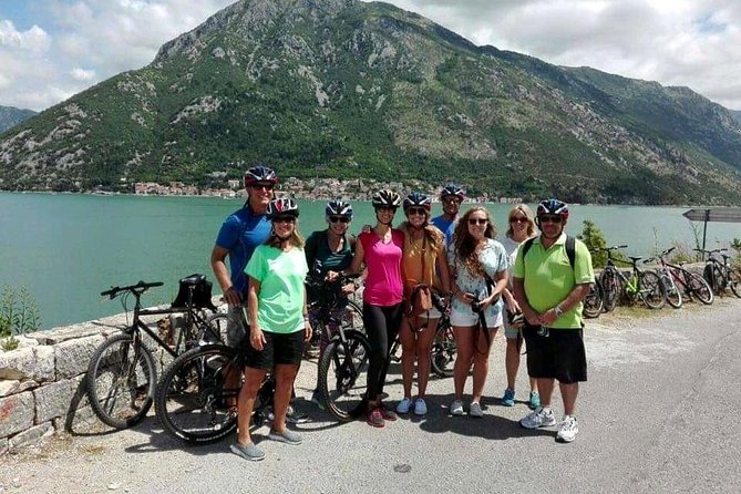Bike & hike tour - The steep trail above the shore
