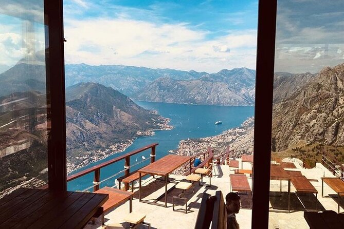 Bike tour - Panoramic downhill from Njeguši and Kotor serpentines - What the guide and private format change