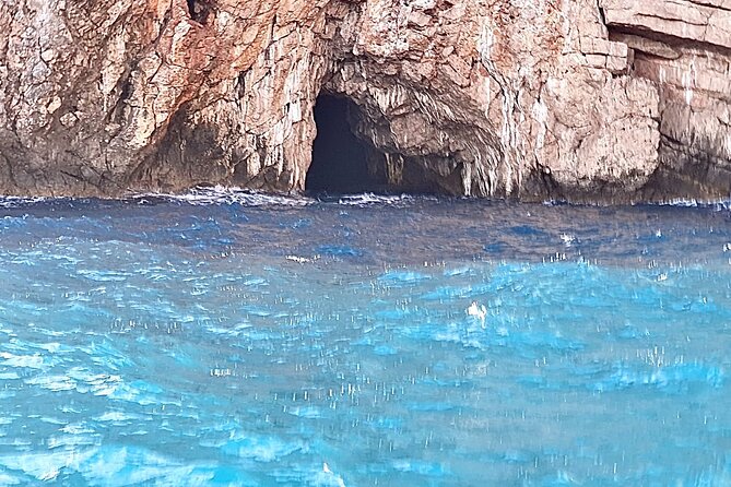 Blue Cave, Lady of Rocks , Perast and Mamula Speedboattour MW - Why this speedboat route works so well in Kotor Bay