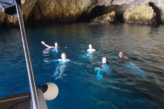 Blue Cave, Lady of Rocks , Perast and Mamula Speedboattour MW - What the skipper and boat experience can be like