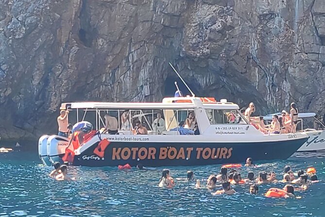Blue Cave tour and lunch at the local Restaurant, all inclusive - 5h duration - A private start from Kotor Bay