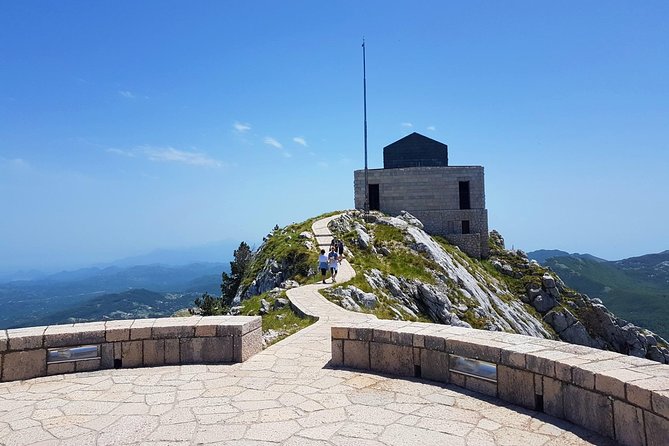 Cable car + Electric MTB from Njegos Mausoleum to Kotor bay - The optional Njeguši zip line