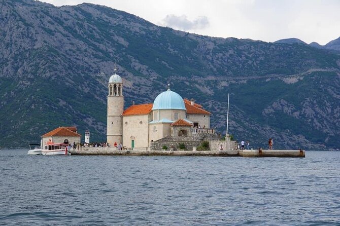 Enjoy Private Transfers by Car or Van from Tivat Airport to Kotor or Budva - How the pickup works at Tivat Airport