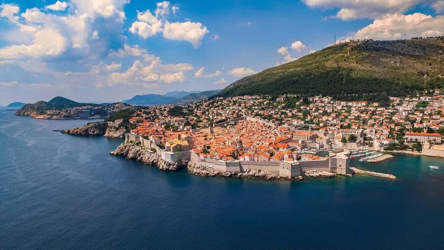 From Budva: Dubrovnik Guided Tour with Free Time - Entering Dubrovnik Old Town with a local guide
