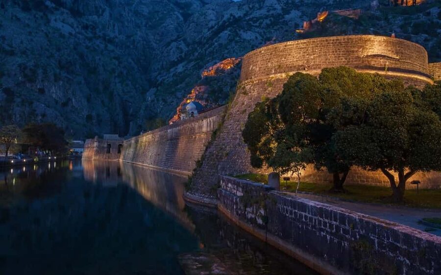 From Cavtat Full Day Tour Montenegro Perast and Kotor - Perast, one street and a remarkable bay
