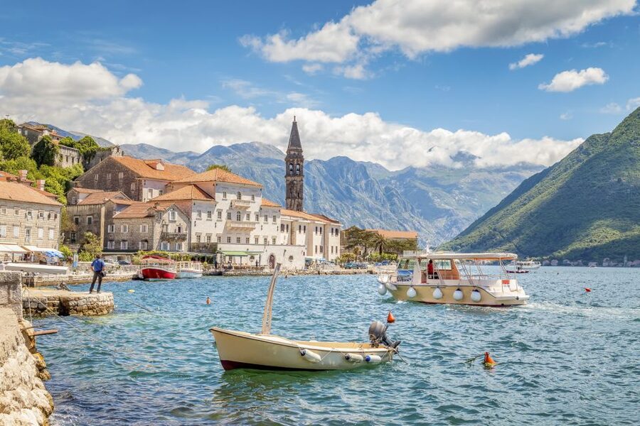 From Dubrovnik: Montenegro Day Trip - Guides, vehicles, and the human side of the day