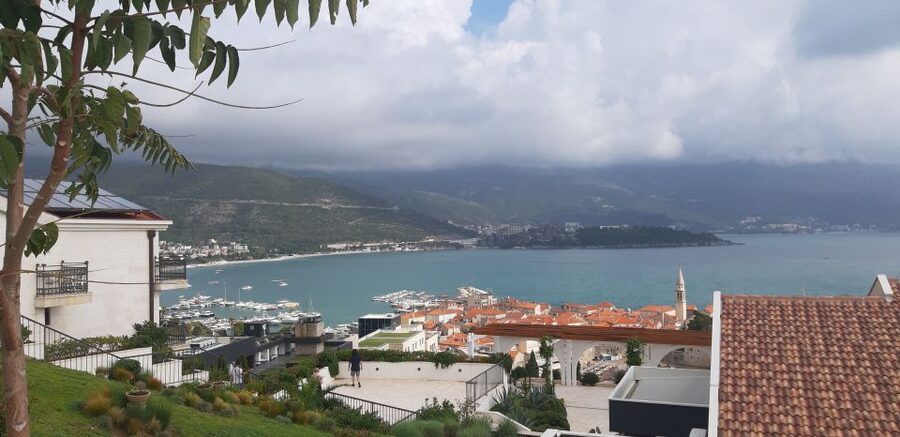 From Dubrovnik: Perast, Kotor & Budva Small-Group Day Trip - What the eight-seat minivan changes