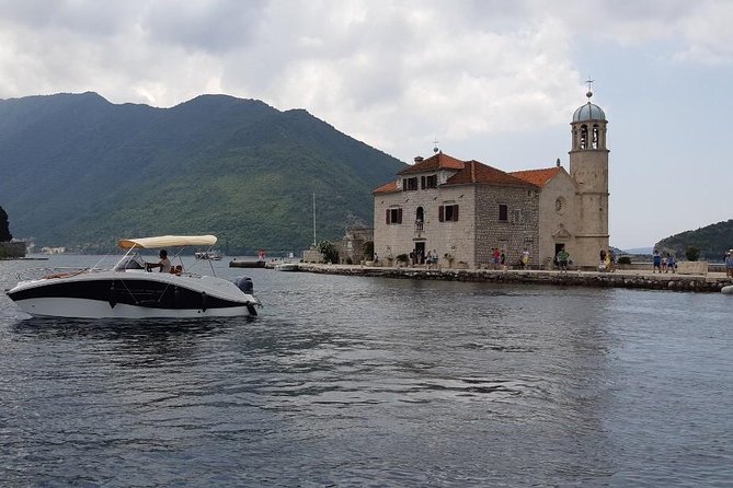 Group Perast & Lady of the Rock tour- 1h30min duration - Twenty minutes on Our Lady of the Rocks
