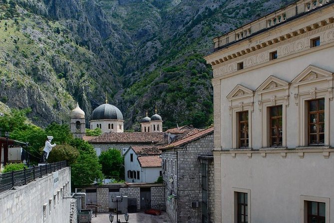Kotor Old Town Small-Group Walking Tour - Small-group size and the value of personal attention