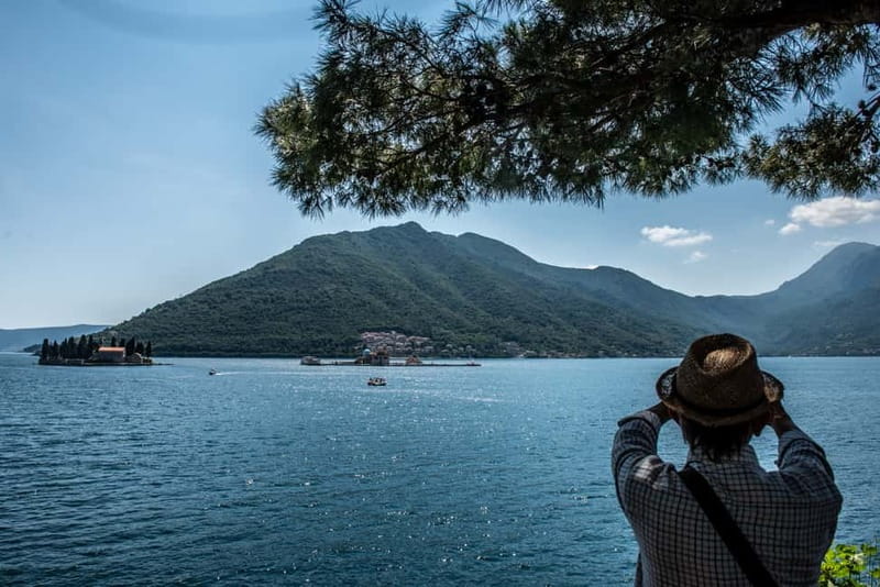Kotor & Perast: Guided Day Trip From Dubrovnik - Perast: one hour beside the water