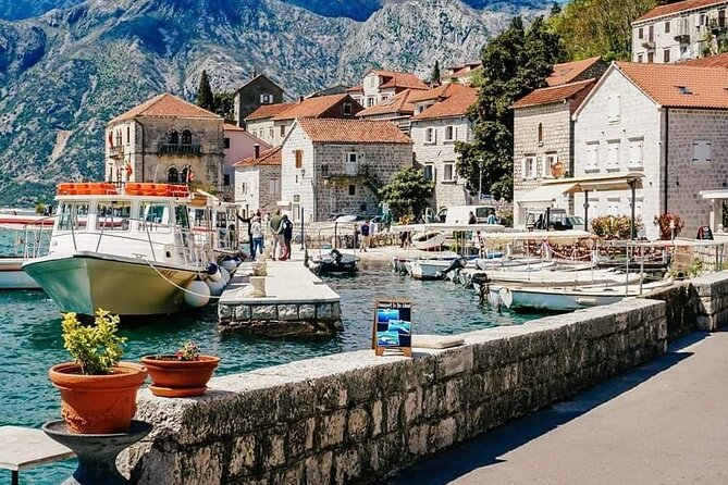 Kotor-Perast Private Tour - Including Traditional Lunch and Wine - What makes the guides important