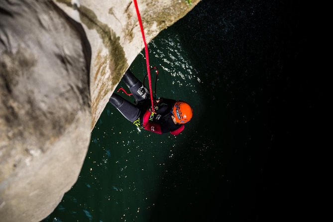 Medjurecki - Learning to jump, slide, and abseil