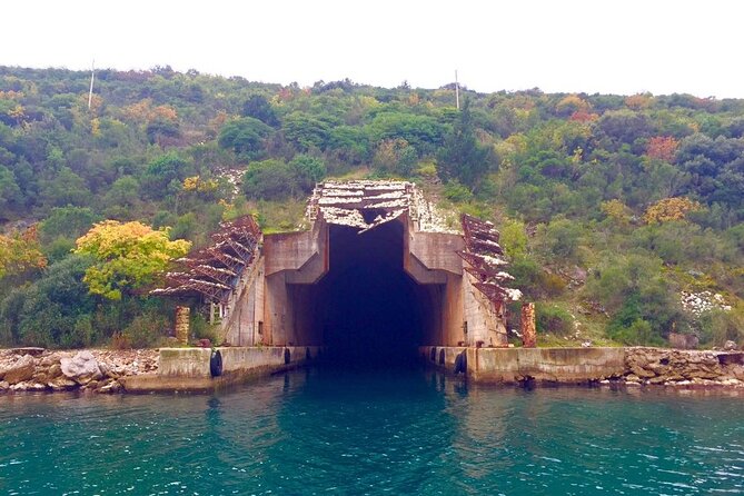 Private Speed Boat Tour to Blue Cave and Our Lady of the Rocks - 3h - The submarine tunnel near Portonovi Marina