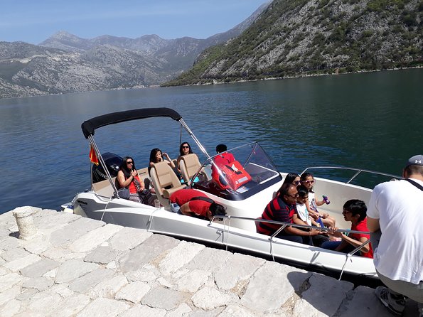 Private tour with speed boat - Perast and Lady of the rock - Key points at a glance
