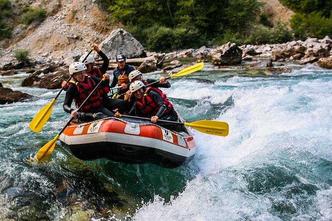 Rafting Adrenalin 7km - The halfway stop for swimming and photos
