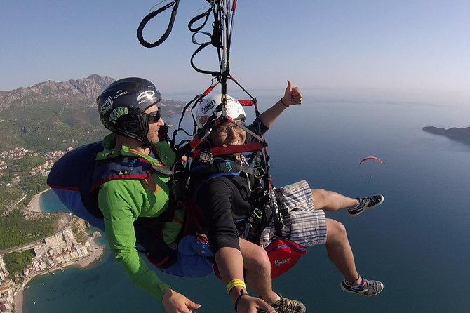 Tandem paragliding in Budva /All-inclusive - Taking to the sky above Budva